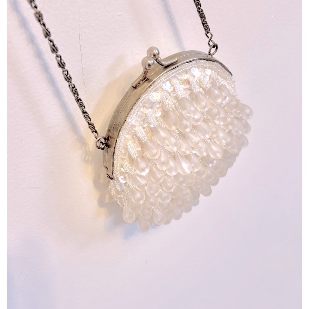 Formal evening clutch in white translucent stones, clear beads and sequins. - Picture 4 of 7